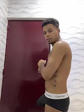 Snapshot of Owen_Benkosky chatting on 09-15-25, 02:11 Owen Benkosky online show from 09-15-25, 02:11