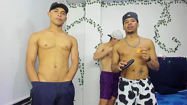 Snapshot of Owen_Benkosky chatting on 11-08-25, 03:18 Owen Benkosky online show from 11-08-25, 03:18