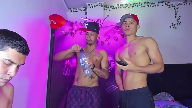 Snapshot of Owen_Benkosky chatting on 11-17-25, 03:34 Owen Benkosky online show from 11-17-25, 03:34