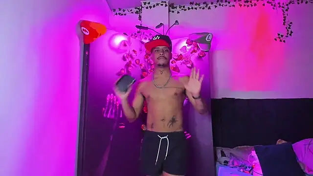 Snapshot of Owen_Benkosky chatting on 11-21-25, 03:27 Owen Benkosky online show from 11-21-25, 03:27