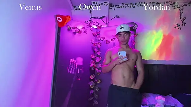 Snapshot of Owen_Benkosky chatting on 12-03-25, 03:03 Owen Benkosky online show from 12-03-25, 03:03