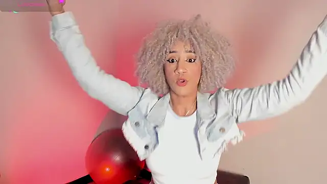 Snapshot of Dark_chanel chatting on 12-20-25, 01:45 Dark chanel online show from 12-20-25, 01:45