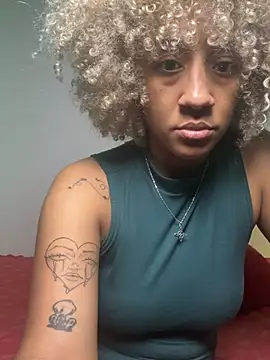 Snapshot of Dark_chanel chatting on 04-16-26, 06:14 Dark chanel online show from 04-16-26, 06:14