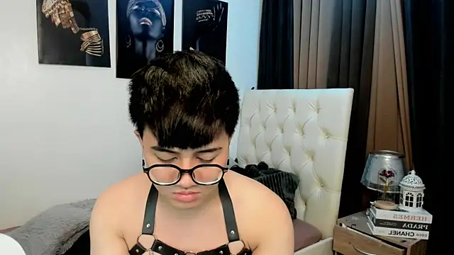 Snapshot of KentAivan chatting on 10-15-25, 08:36 KentAivan online show from 10-15-25, 08:36