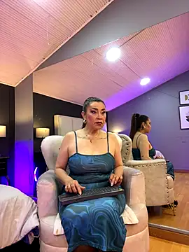 Snapshot of Samantha_Milf__ chatting on 11-09-25, 12:36 Samantha Milf online show from 11-09-25, 12:36