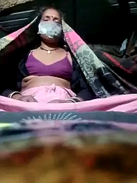 CUTE-004 online show from 11-09-25, 04:49