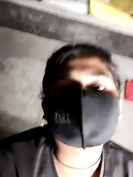 Snapshot of Janvi_Jaitly chatting on 11-05-25, 06:19 Janvi Jaitly online show from 11-05-25, 06:19