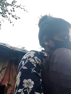 Snapshot of Janvi_Jaitly chatting on 12-04-25, 01:26 Janvi Jaitly online show from 12-04-25, 01:26