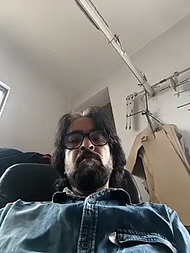 Snapshot of malhotra21 chatting on 10-29-25, 09:55 malhotra21 online show from 10-29-25, 09:55