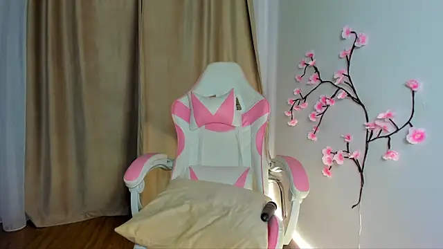 Snapshot of Anya_Belle chatting on 06-10-26, 04:50 Anya Belle online show from 06-10-26, 04:50