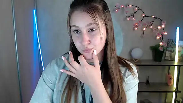 Snapshot of Milka_kamila chatting on 05-23-26, 12:53 Milka kamila online show from 05-23-26, 12:53