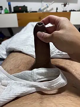 andres52720 online show from 02-02-26, 07:29