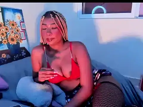 Snapshot of SophiaBloss chatting on 05-22-26, 08:53 SophiaBloss online show from 05-22-26, 08:53