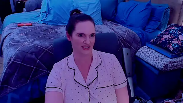 Snapshot of ninajaymes chatting on 05-18-26, 04:07 ninajaymes online show from 05-18-26, 04:07