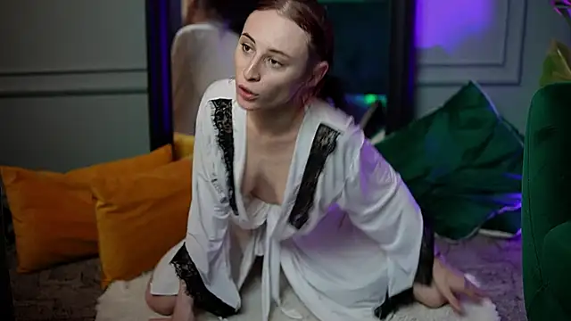 Snapshot of SaraiAngel chatting on 11-27-25, 10:01 SaraiAngel online show from 11-27-25, 10:01