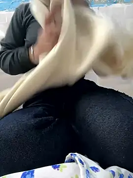 miss moonikaa online show from 01-17-26, 10:42