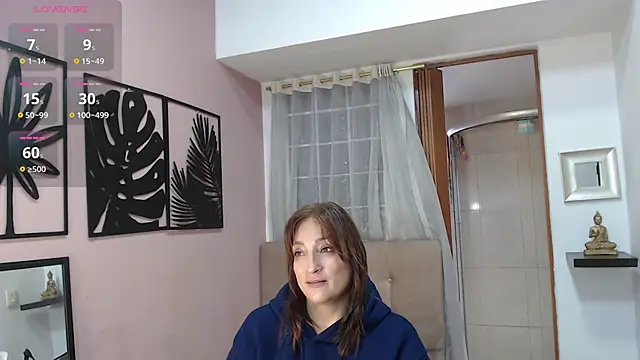 Snapshot of amara_rousse1 chatting on 11-06-25, 12:50 amara rousse1 online show from 11-06-25, 12:50