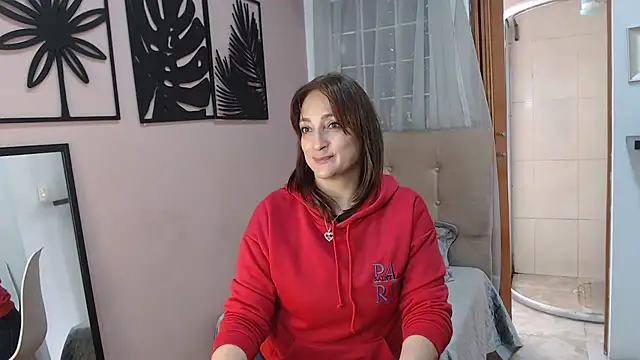 Snapshot of amara_rousse1 chatting on 11-08-25, 12:49 amara rousse1 online show from 11-08-25, 12:49