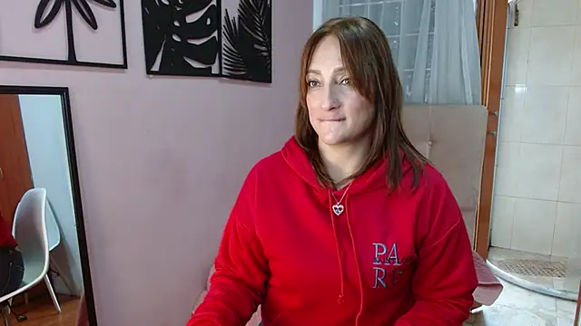 Snapshot of amara_rousse1 chatting on 12-02-25, 01:05 amara rousse1 online show from 12-02-25, 01:05