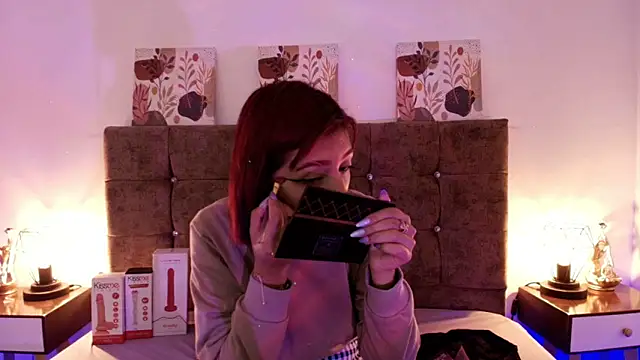 Dulce Bella  online show from 09-25-25, 12:09