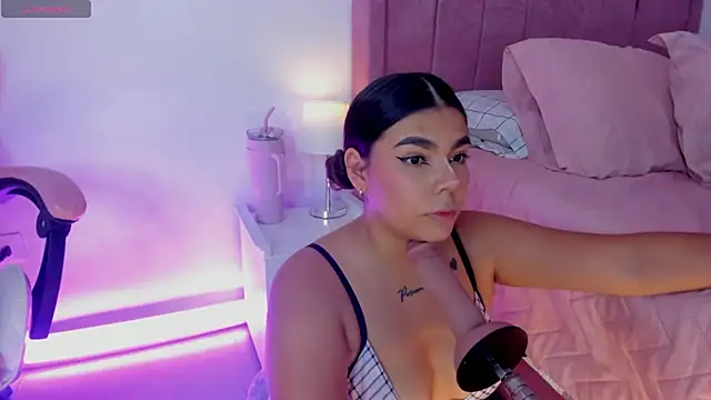 AliceThundeer online show from 11-12-25, 04:13