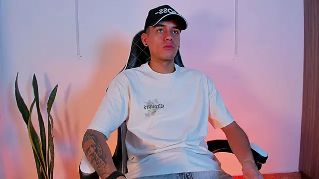Nickyblazze  online show from 10-07-25, 12:46
