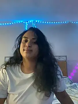 Snapshot of SoakedUpKitty- chatting on 08-05-26, 05:43 SoakedUpKitty- online show from 08-05-26, 05:43