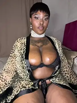 Snapshot of QUEEN_NOBUHLE_777 chatting on 05-01-26, 12:26 QUEEN NOBUHLE 777 online show from 05-01-26, 12:26