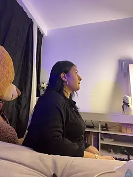 Elyross1  online show from 10-24-25, 11:23