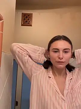 SophiiaStarr online show from 02-13-26, 02:02