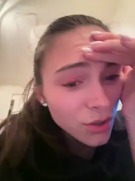 SophiiaStarr online show from 04-15-26, 06:48