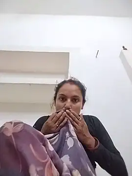 Snapshot of Sonam_shinde chatting on 06-18-26, 08:13 Sonam shinde online show from 06-18-26, 08:13