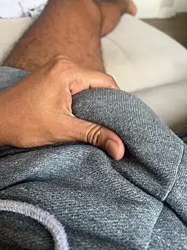 Hiuwee online show from 11-21-25, 07:56