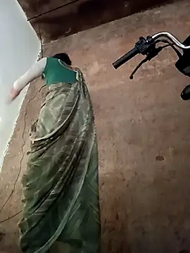 Snapshot of Punam_jindal chatting on 10-14-25, 01:28 Punam jindal online show from 10-14-25, 01:28