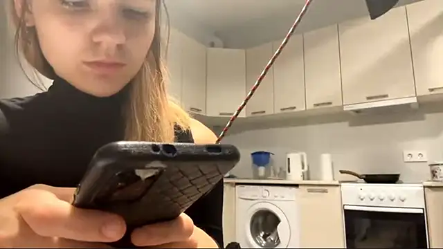 Denni Spilber online show from 10-18-25, 03:35