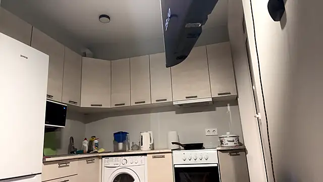 Denni Spilber online show from 10-27-25, 04:11