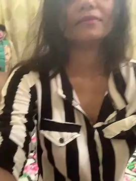 Snapshot of khushicpl chatting on 09-15-25, 06:30 khushicpl online show from 09-15-25, 06:30