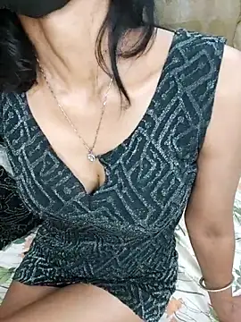 Snapshot of khushicpl chatting on 10-18-25, 11:05 khushicpl online show from 10-18-25, 11:05