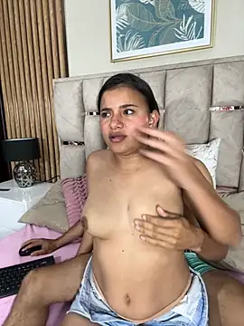 Snapshot of Tasha_and_Karl chatting on 09-10-25, 03:39 Tasha and Karl online show from 09-10-25, 03:39