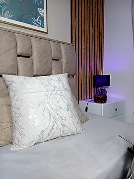 Snapshot of Tasha_and_Karl chatting on 09-23-25, 03:09 Tasha and Karl online show from 09-23-25, 03:09