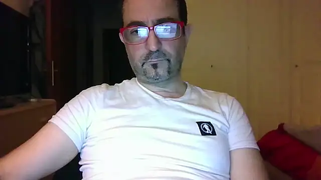 Snapshot of max_im69 chatting on 06-17-26, 09:16 max im69 online show from 06-17-26, 09:16
