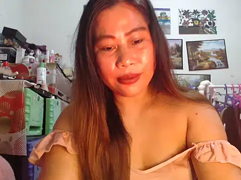 Snapshot of filipina_beauty chatting on 12-14-25, 04:56 filipina beauty online show from 12-14-25, 04:56