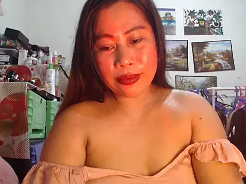 Snapshot of filipina_beauty chatting on 12-15-25, 06:12 filipina beauty online show from 12-15-25, 06:12