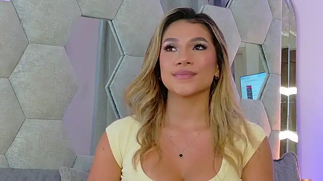 NicoleArmani online show from 02-06-26, 10:46