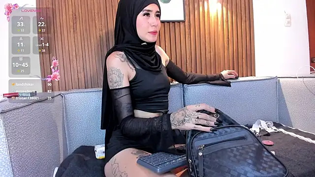 Snapshot of seraphine_arabic chatting on 09-18-25, 05:48 seraphine arabic online show from 09-18-25, 05:48