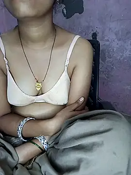 Snapshot of Komal-Rajput chatting on 11-11-25, 10:21 Komal-Rajput online show from 11-11-25, 10:21