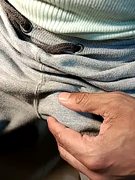 Gallo001 online show from 11-25-25, 03:06