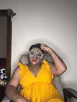 Snapshot of SLNatasha chatting on 10-25-25, 11:40 SLNatasha online show from 10-25-25, 11:40