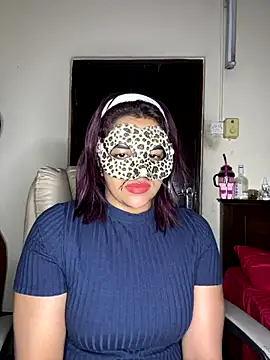 Snapshot of SLNatasha chatting on 11-15-25, 12:30 SLNatasha online show from 11-15-25, 12:30