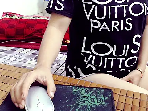 Ami 8x online show from 10-21-25, 10:43